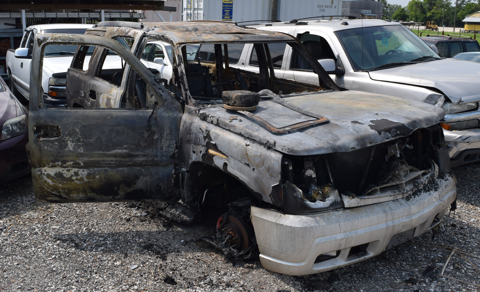 Burned SUV found in Thibodaux (after being towed)